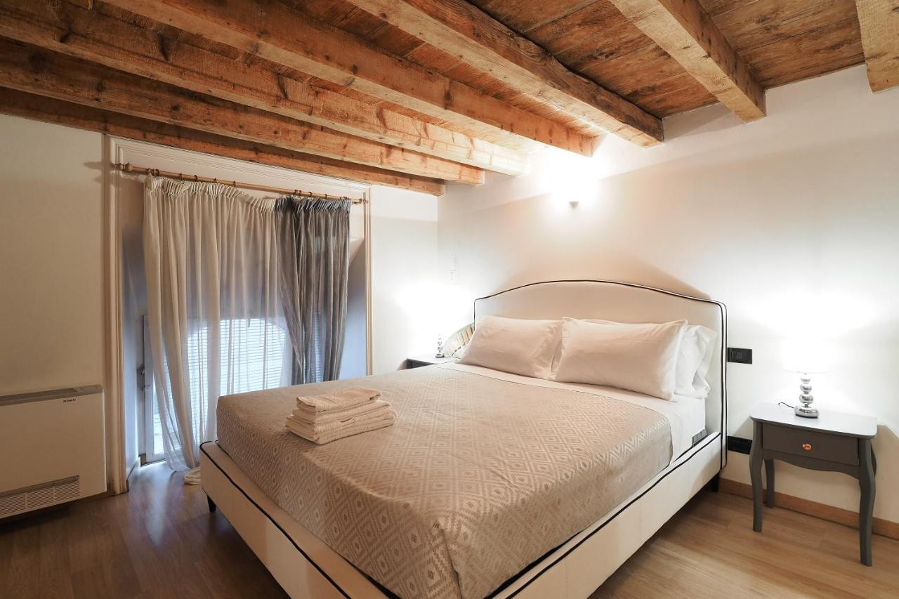 Unique Duomo Luxury Property Milan Exterior photo
